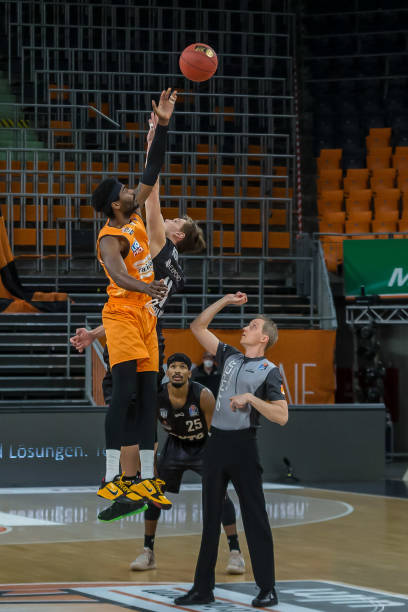 正在重新定 正在重新定