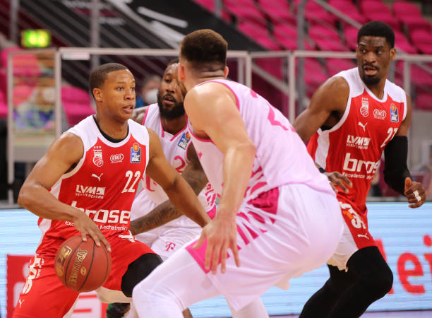 续了竞技状 续了竞技状